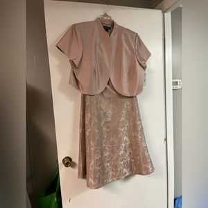 NWT Jessica Howard woman pink champagne dress with jacket